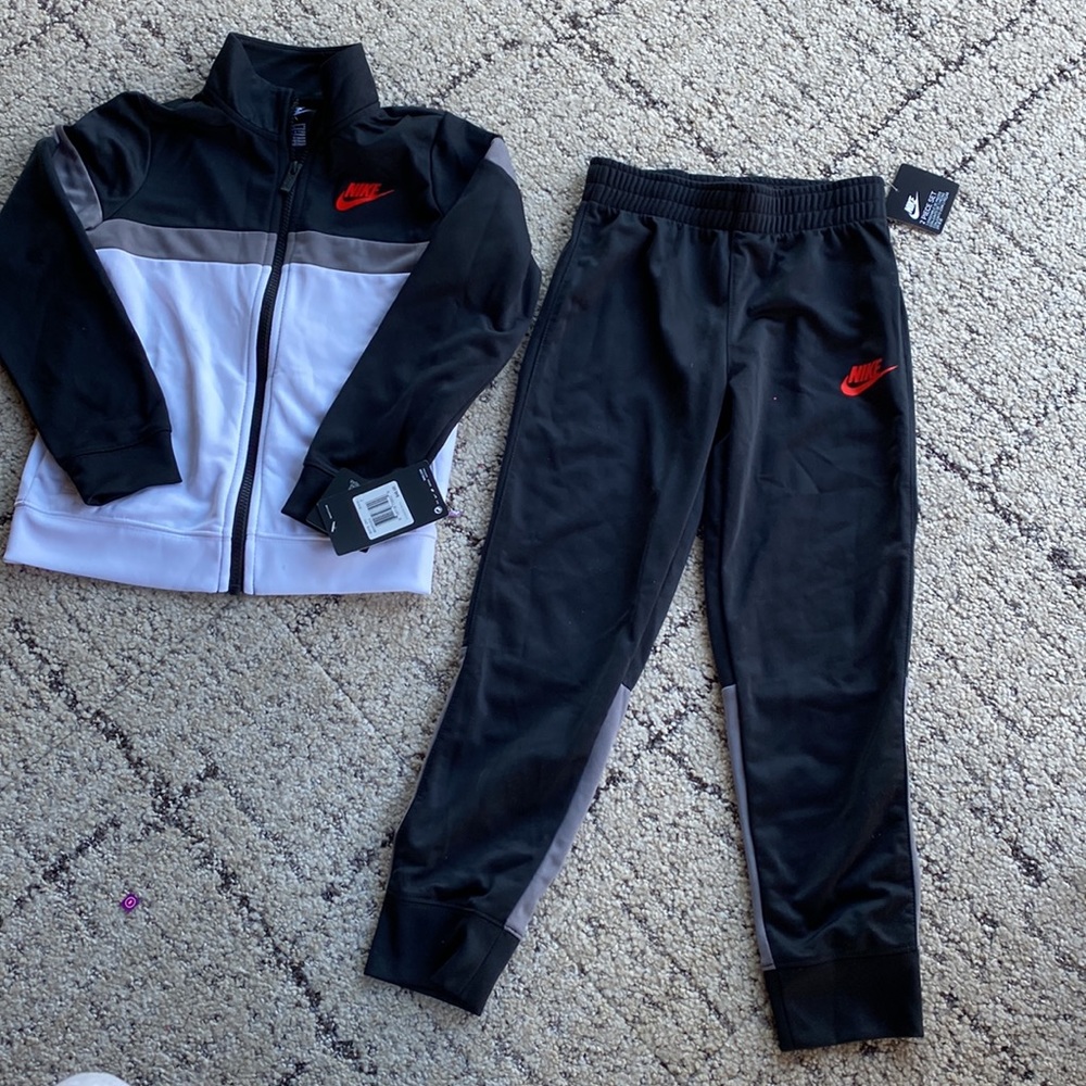 Nike boys track set